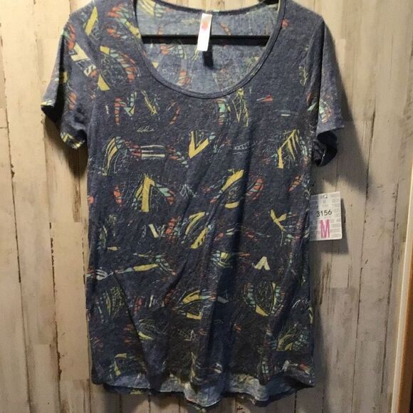 Blouse byLuLaRoe New with tags size medium - Picture 1 of 6